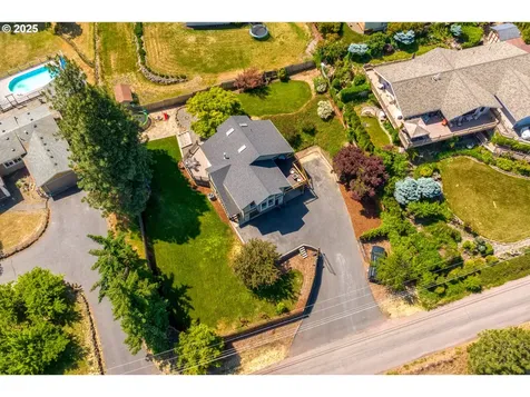 377 NW Spring Street White Salmon WA 98672