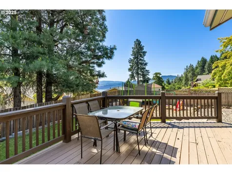 377 NW Spring Street White Salmon WA 98672