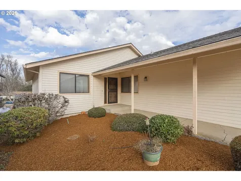 1669 Nut Tree Drive NW Salem OR 97304