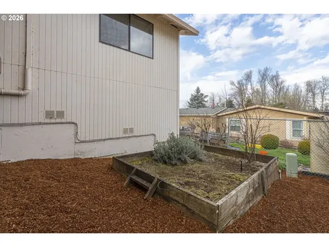 1669 Nut Tree Drive NW Salem OR 97304