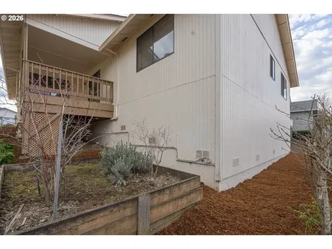 1669 Nut Tree Drive NW Salem OR 97304
