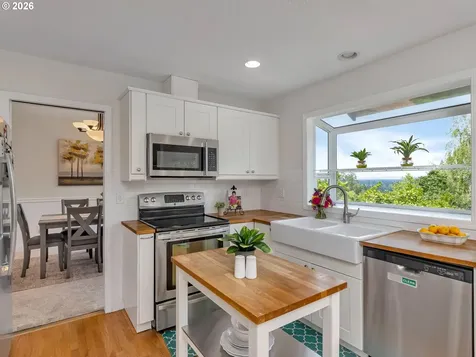 17765 Hillside Drive West Linn OR 97068