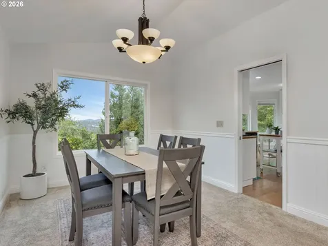 17765 Hillside Drive West Linn OR 97068