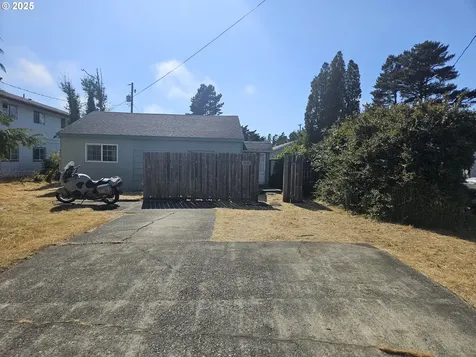 1053 Nopal Street Florence OR 97439
