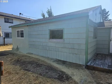 1053 Nopal Street Florence OR 97439