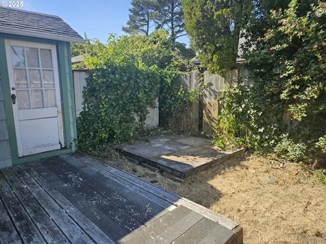 1053 Nopal Street Florence OR 97439