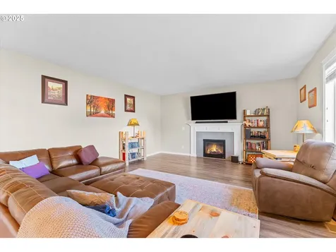 33943 SE Vine Street Scappoose OR 97056