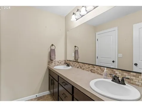 33943 SE Vine Street Scappoose OR 97056
