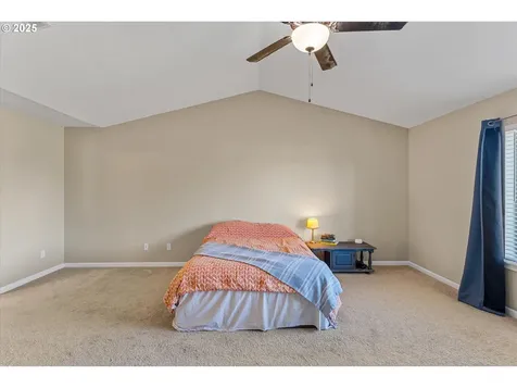 33943 SE Vine Street Scappoose OR 97056