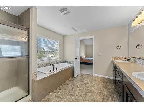 33943 SE Vine Street Scappoose OR 97056