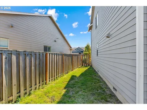 33943 SE Vine Street Scappoose OR 97056