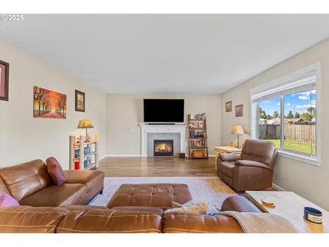 33943 SE Vine Street Scappoose OR 97056