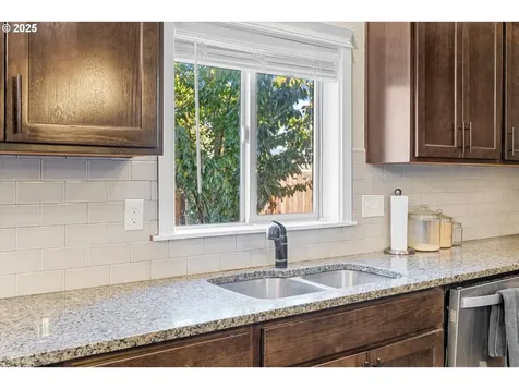 33943 SE Vine Street Scappoose OR 97056