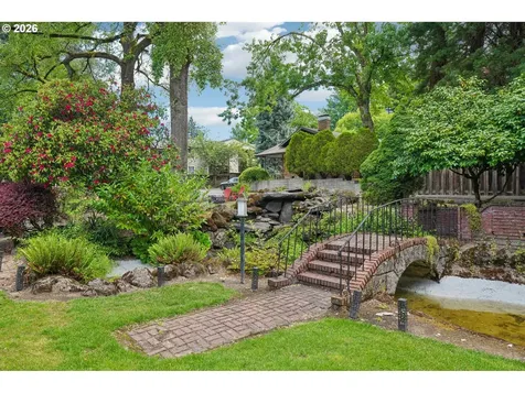 790 SE Webber Street Portland OR 97202
