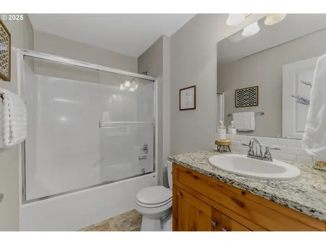 1305 NE 82nd Drive Vancouver WA 98665