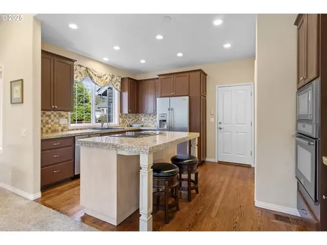 4275 NW Tamoshanter Way Portland OR 97229