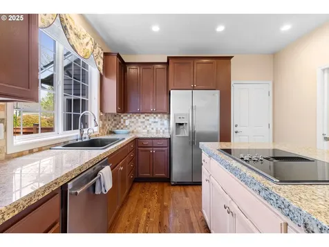 4275 NW Tamoshanter Way Portland OR 97229