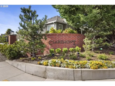 4275 NW Tamoshanter Way Portland OR 97229