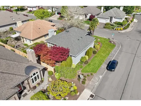 4275 NW Tamoshanter Way Portland OR 97229