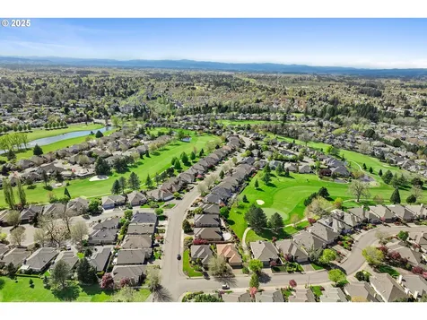 4275 NW Tamoshanter Way Portland OR 97229