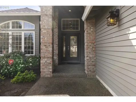 4275 NW Tamoshanter Way Portland OR 97229