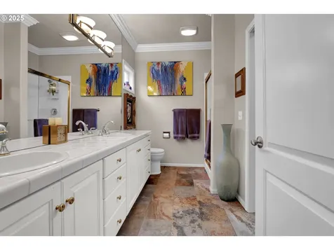 3385 Lake Glenn Drive Eugene OR 97408