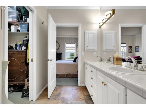 3385 Lake Glenn Drive Eugene OR 97408
