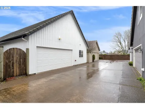 3385 Lake Glenn Drive Eugene OR 97408