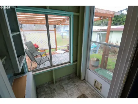69493 Wildwood Road North Bend OR 97459