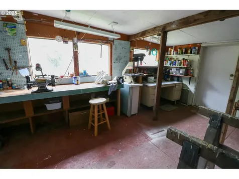 69493 Wildwood Road North Bend OR 97459