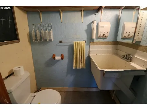 69493 Wildwood Road North Bend OR 97459
