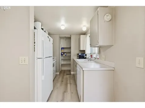 87988 6th Street Veneta OR 97487
