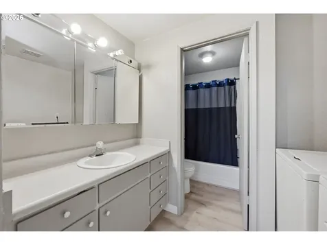 87988 6th Street Veneta OR 97487