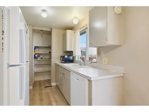 87988 6th Street Veneta OR 97487