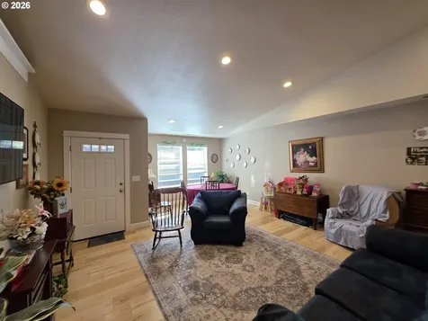 1660 NE Alameda Avenue Roseburg OR 97470