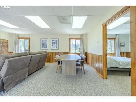 45632 Mckenzie Highway Vida OR 97488