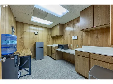 45632 Mckenzie Highway Vida OR 97488