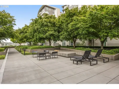 1075 NW Northrup Street Portland OR 97209