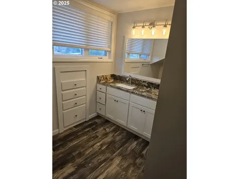 202 Adams Avenue Cottage Grove OR 97424