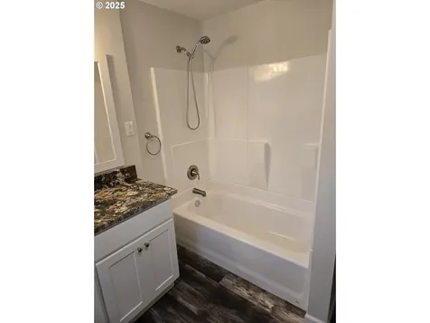 202 Adams Avenue Cottage Grove OR 97424