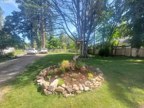 202 Adams Avenue Cottage Grove OR 97424