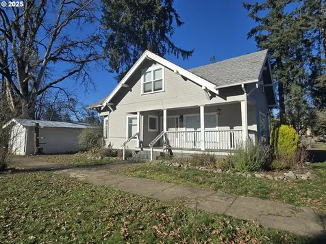 202 Adams Avenue Cottage Grove OR 97424