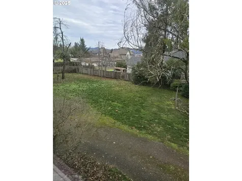 202 Adams Avenue Cottage Grove OR 97424