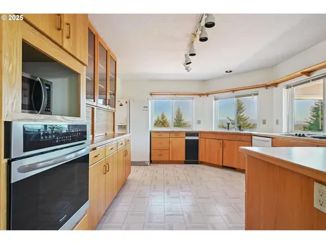 23212 SE Yellowhammer Street Damascus OR 97089