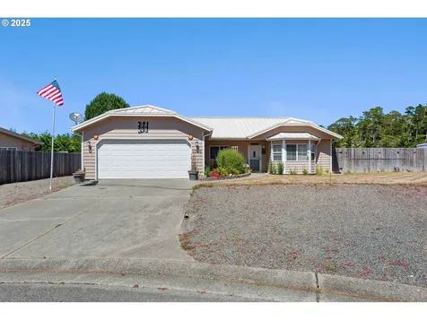 1066 Pirates Court Coos Bay OR 97420