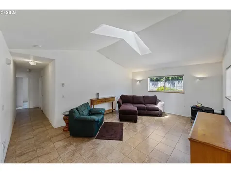 1066 Pirates Court Coos Bay OR 97420