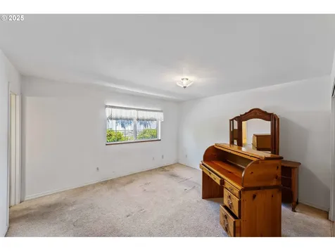 1066 Pirates Court Coos Bay OR 97420