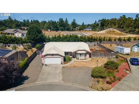 1066 Pirates Court Coos Bay OR 97420