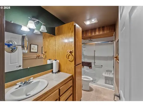 1066 Pirates Court Coos Bay OR 97420