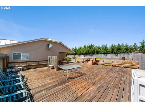 1066 Pirates Court Coos Bay OR 97420